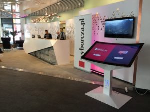 Infokiosk_ wynajem infokiosków33