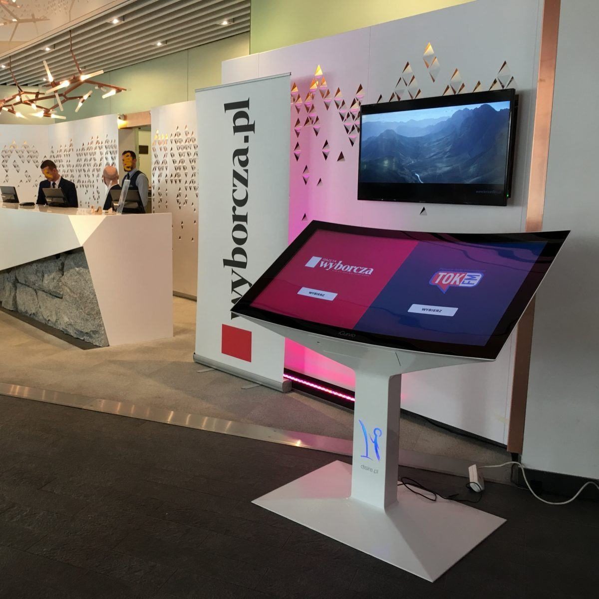 Infokiosk_ wynajem infokiosków33